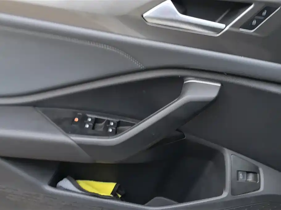Volkswagen Sagitar 2024 200TSI DSG Flying Edition фото 7