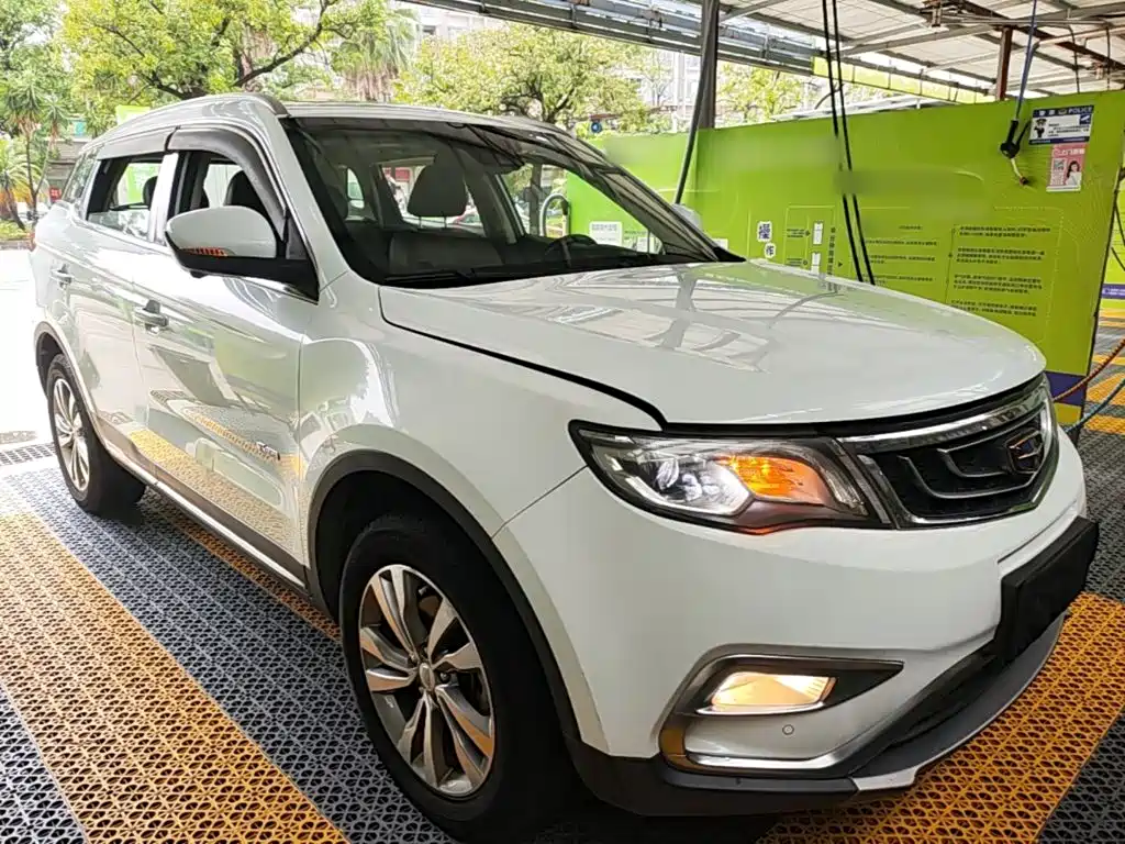 Фото 4 - Geely Atlas