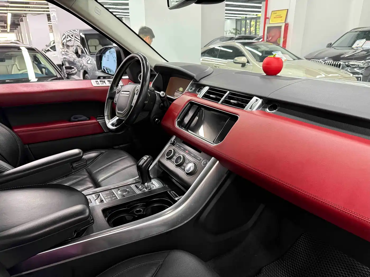 Land Rover Range Rover Sport 2014 3.0 SC V6 HSE DYNAMIC фото 3