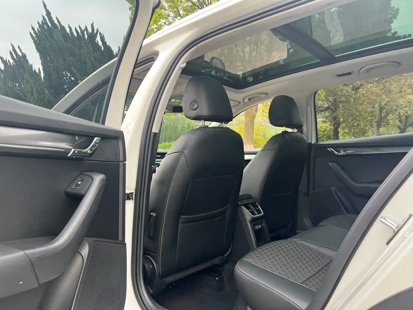 Škoda Octavia 2018 Model Wagon TSI280 DSG Luxury Edition фото 12