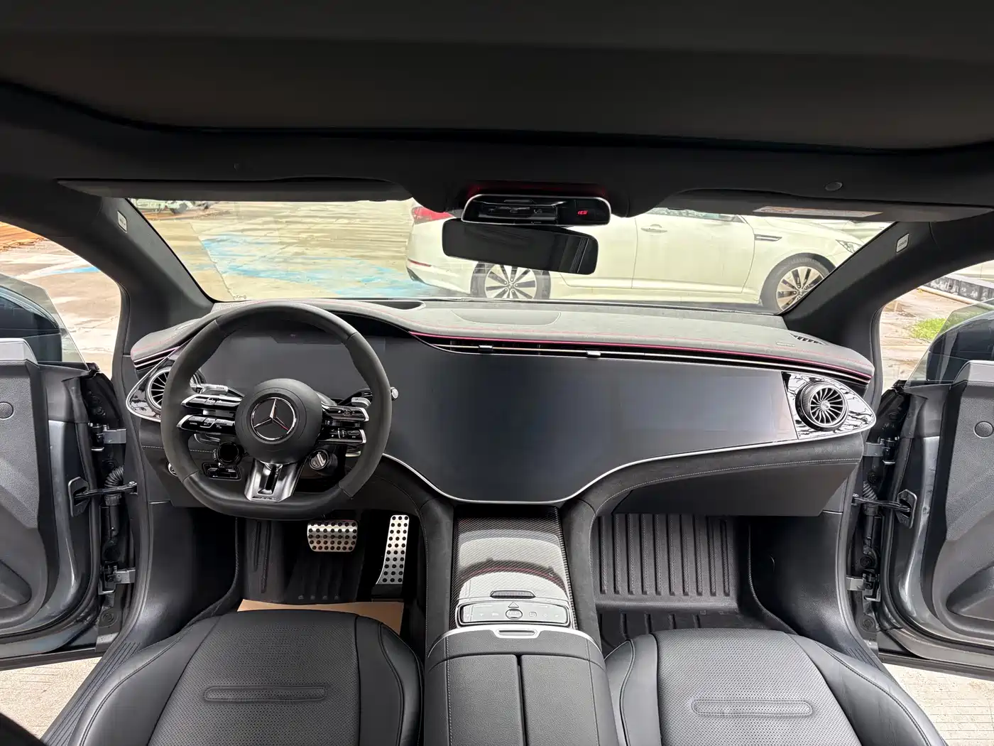 MERCEDES-BENZ EQE AMG