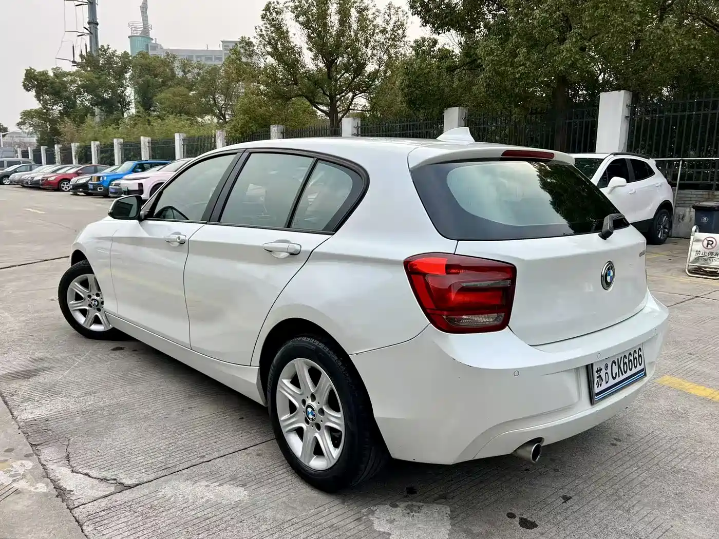 BMW 1 Series (Import) 2013 Facelift 116i Leading Model фото 8