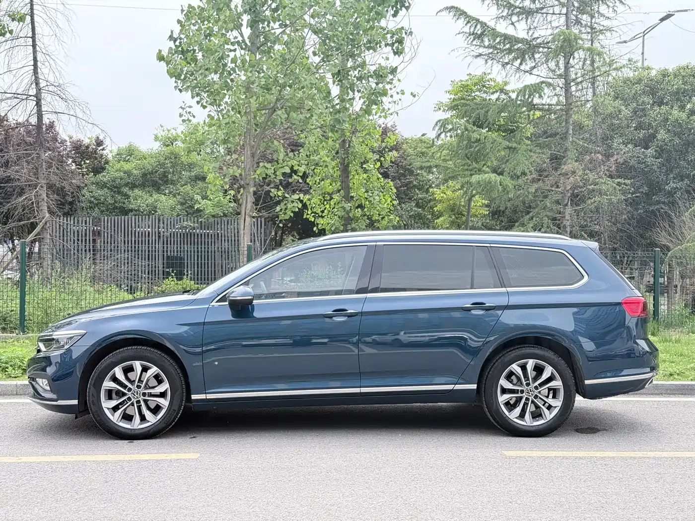 Volkswagen Weilan 2021 2.0T Smooth Ride Edition фото 4