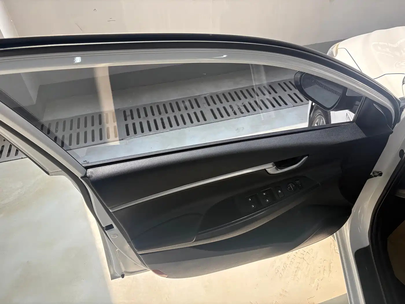 Hyundai Elantra 2017 1.6L Automatic Joy Value GLS фото 14