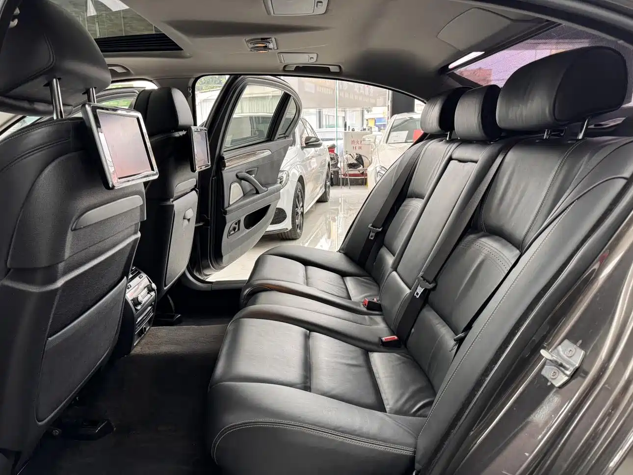BMW 5 Series 2014 535Li Executive Style Design Package фото 20