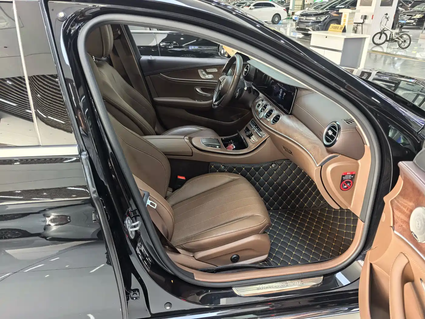 MERCEDES-BENZ E CLASS