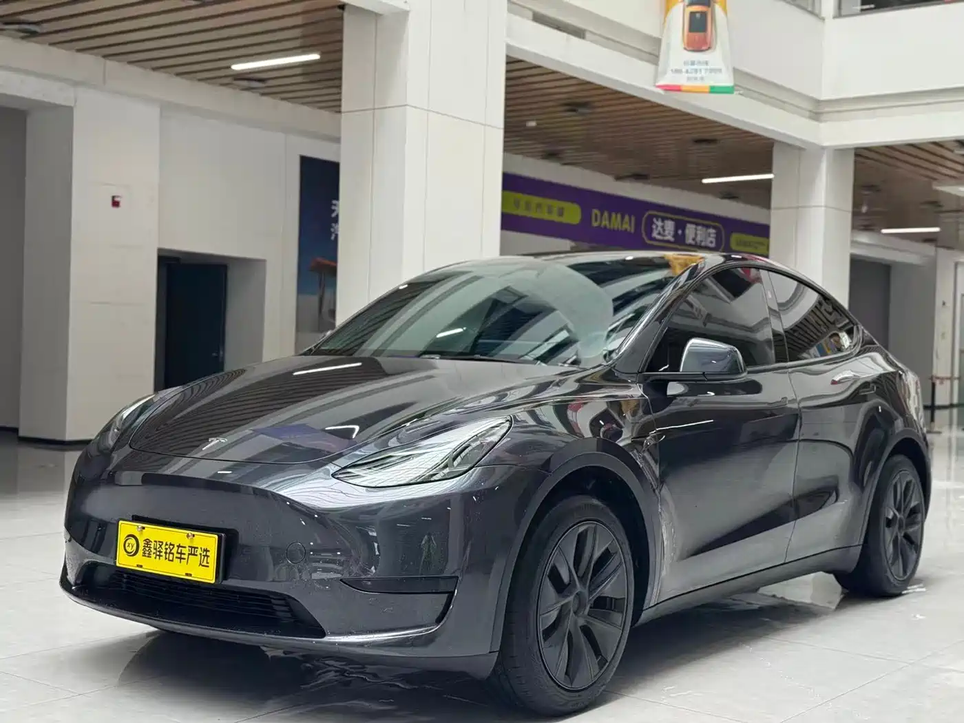 TESLA MODEL Y