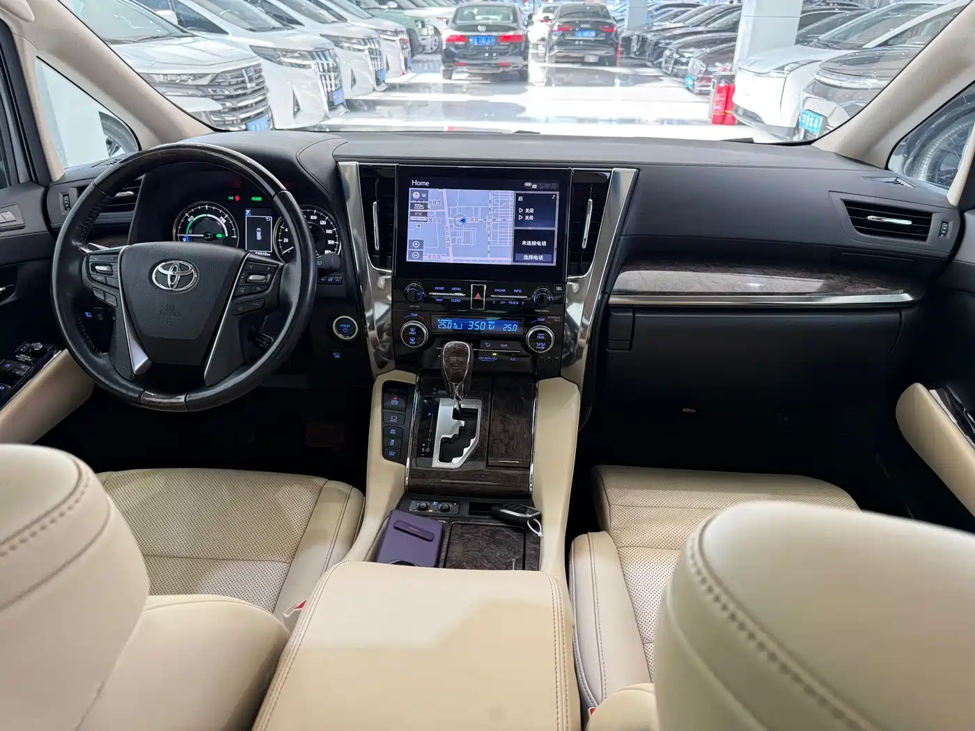 Toyota Vellfire 2020 Twin Engine 2.5L HV Premium Edition фото 15