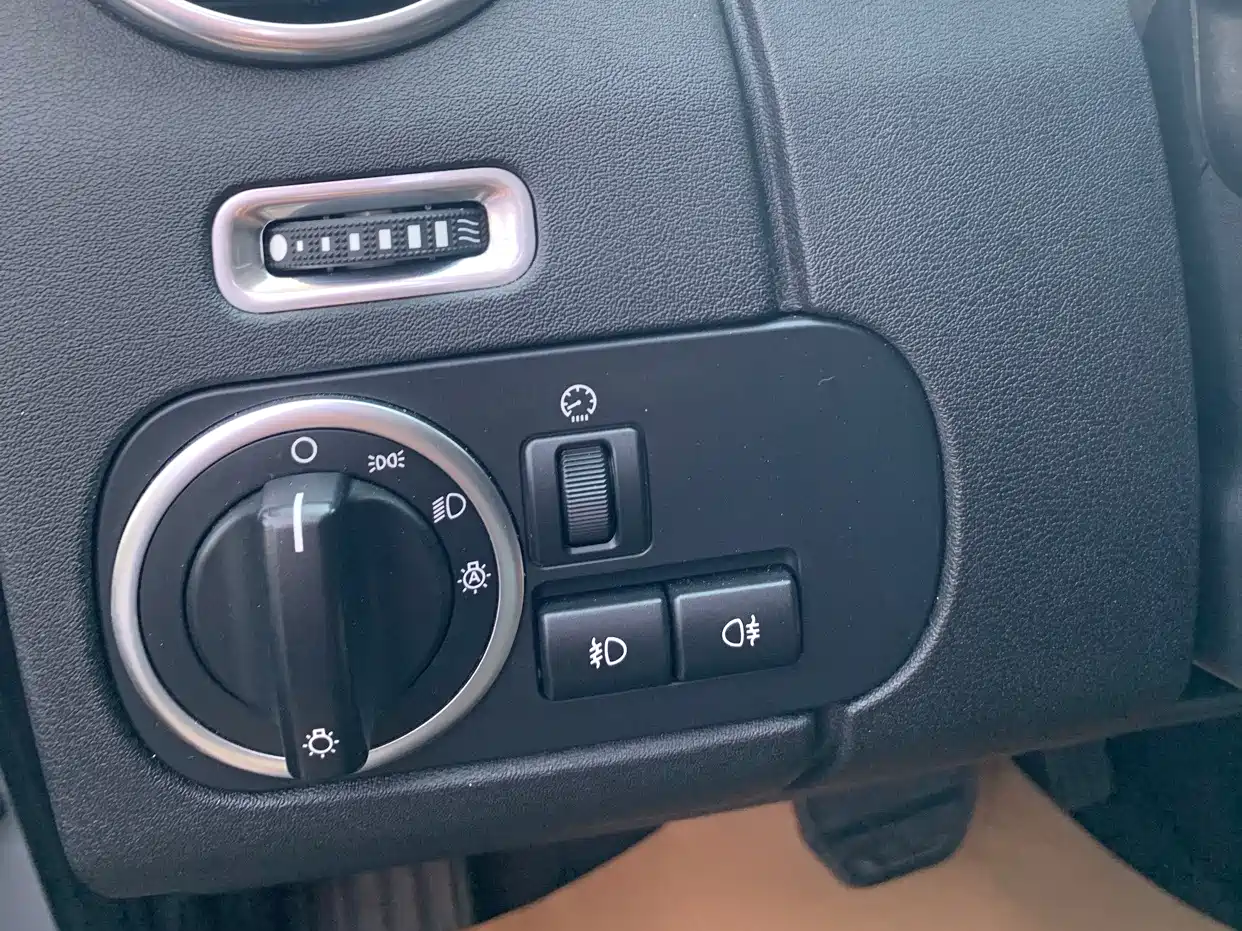Land Rover Discovery 2016 3.0 SC V6 HSE фото 22