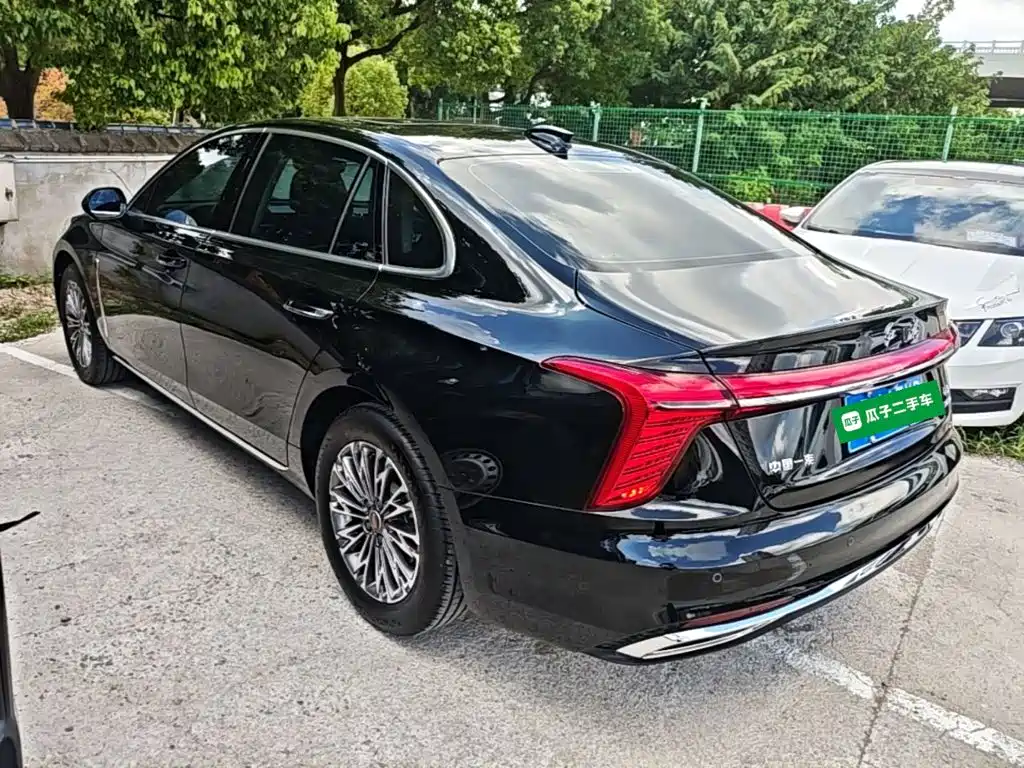 Hongqi H5 2026 2025 1.5T DCT 600,000 Units Commemorative Edition