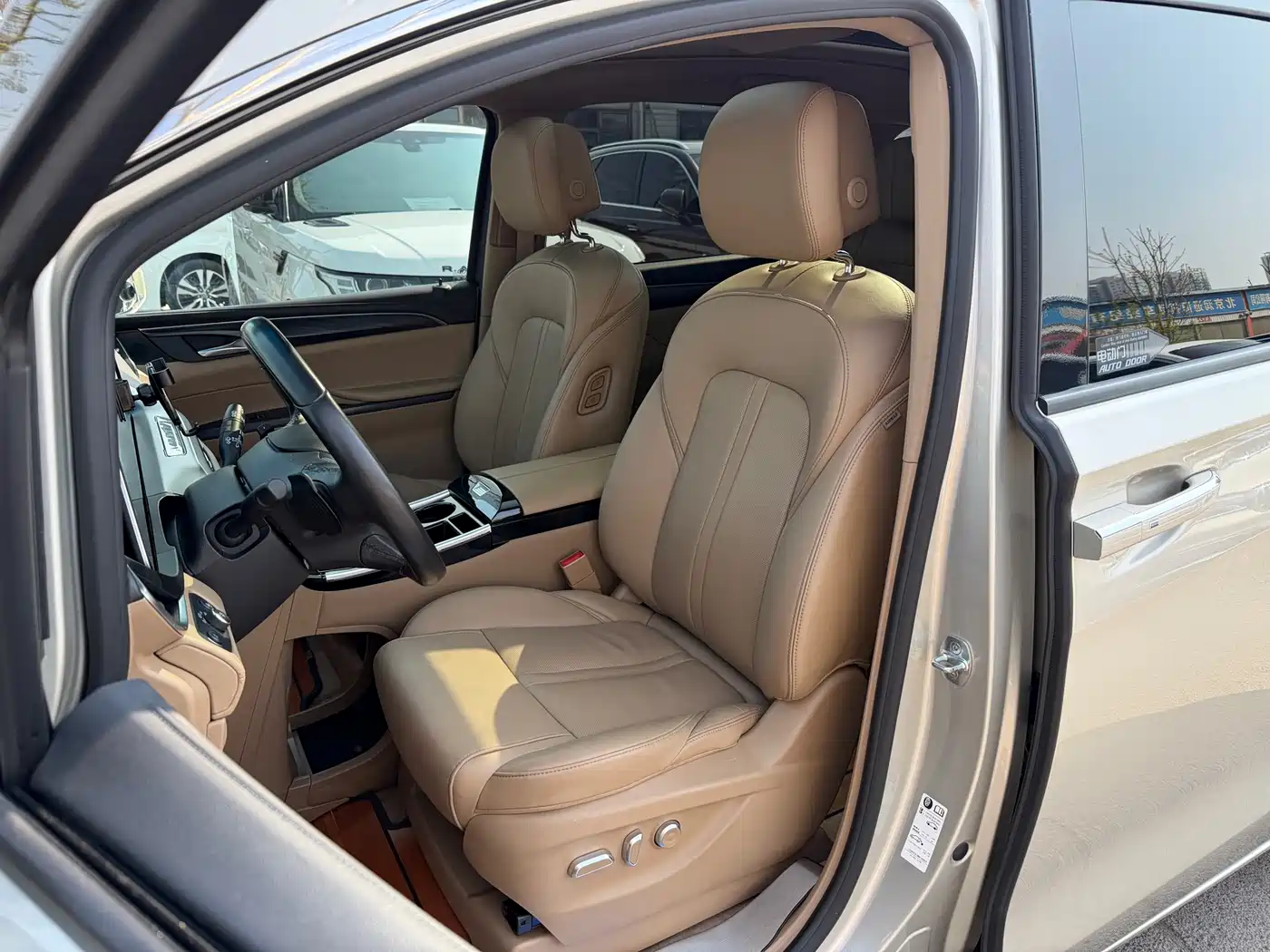 Buick GL8 2021 ES Landlord 653T Luxury фото 9