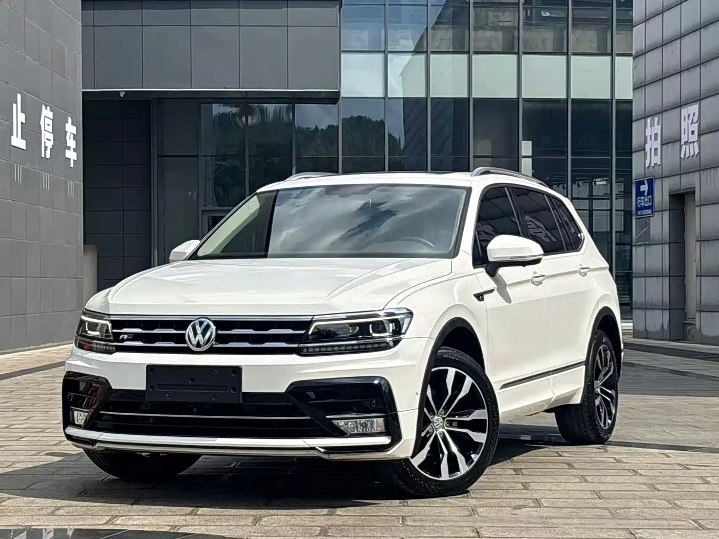 Volkswagen Tiguan L 2020 330TSI Auto 2WD R-Line Flagship China VI