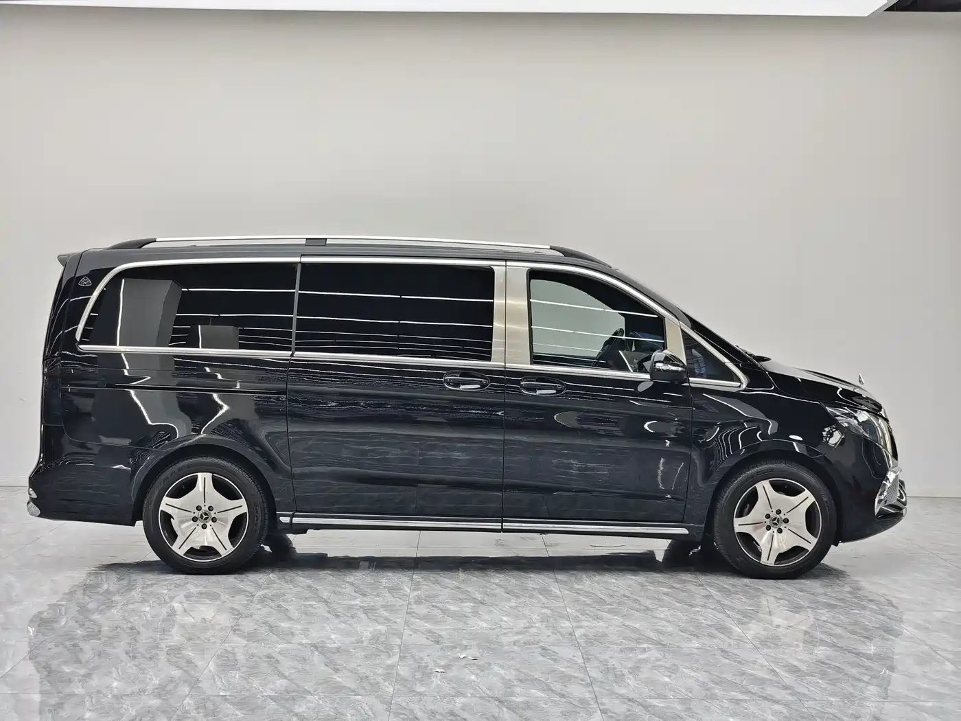 Mercedes-Benz V-Class 2022 V 260 Pilot Edition фото 5