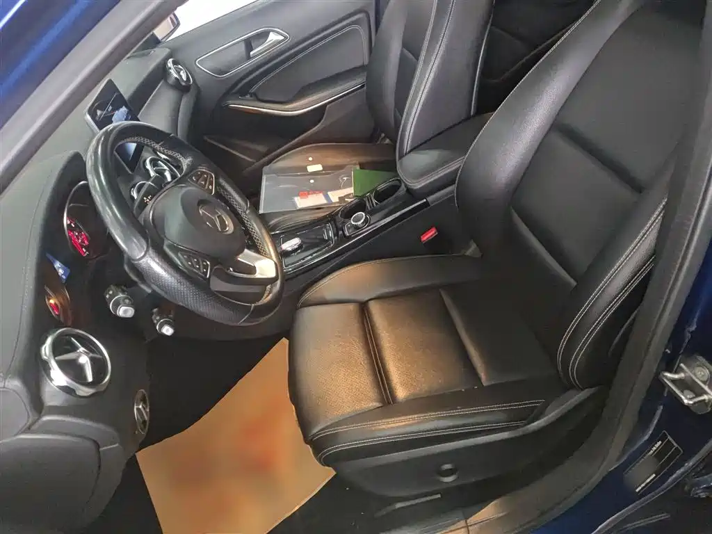 Mercedes-Benz GLA 2018 GLA 200 Fashion фото 15