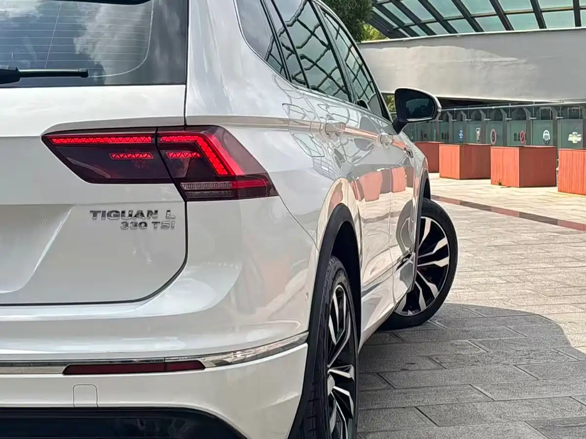 Volkswagen Tiguan L 2020 330TSI Auto 2WD R-Line Flagship China VI фото 6