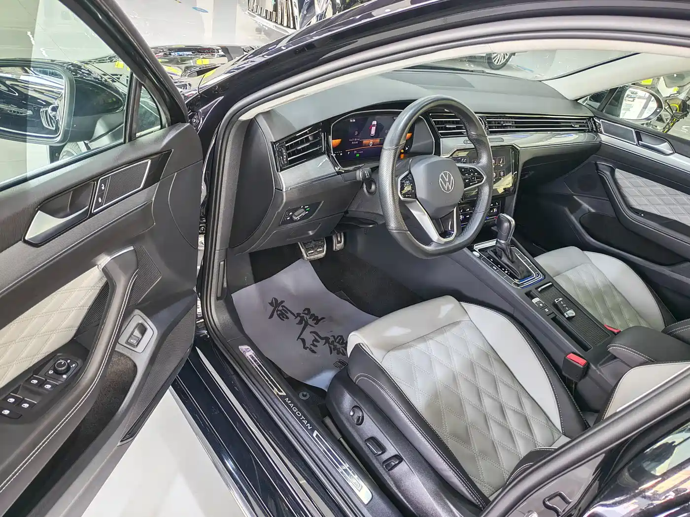 Volkswagen Magotan 2023 2 Million Units Anniversary Edition 330TSI DSG Leading Type фото 10