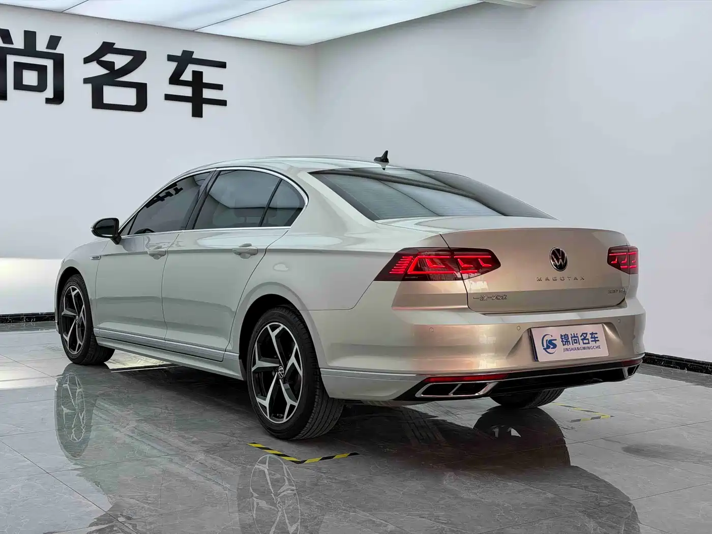 Volkswagen Magotan 2023 Model 2 Million Commemorative Edition 330TSI DSG Luxury фото 31