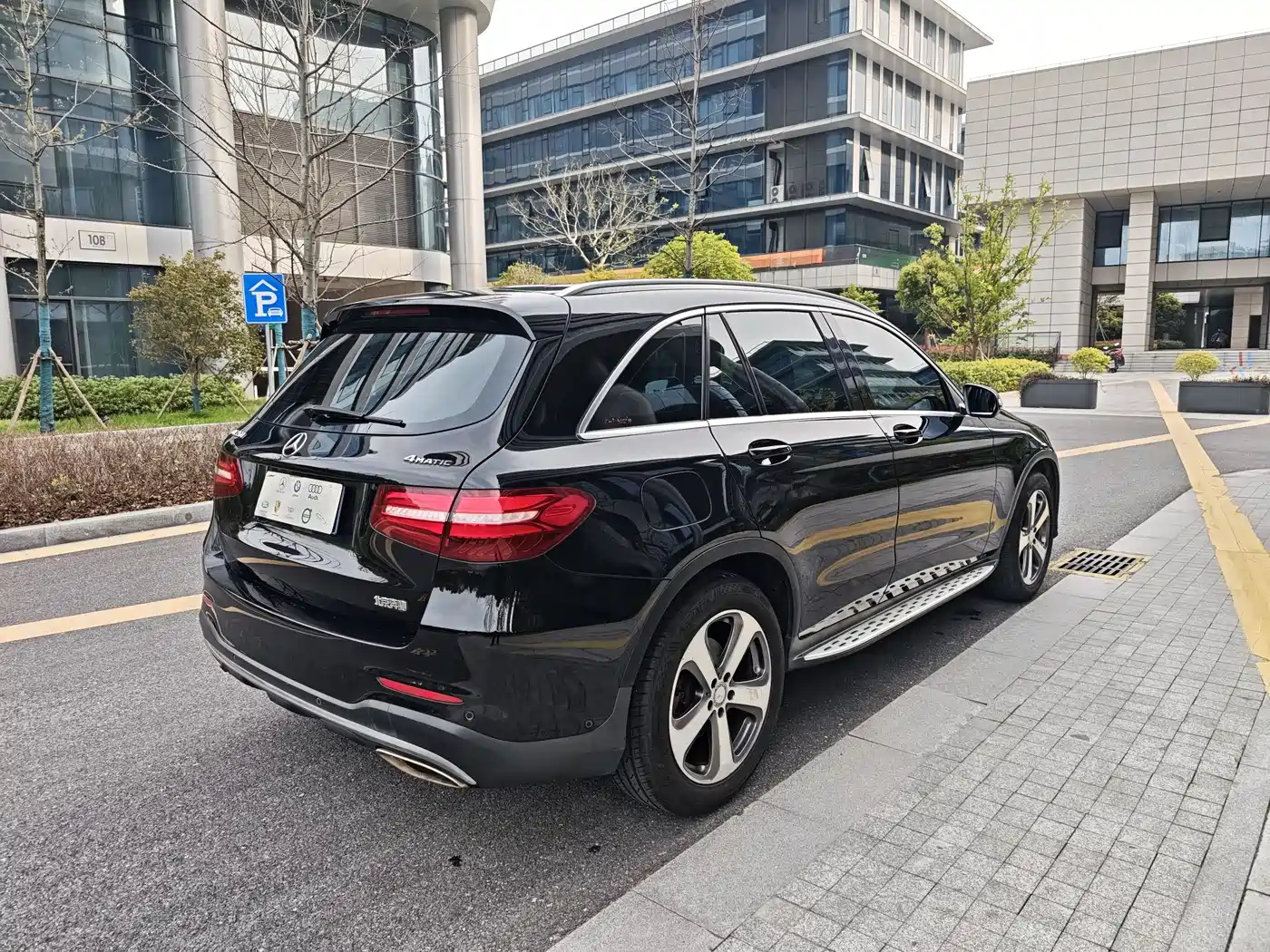 MERCEDES-BENZ GLC