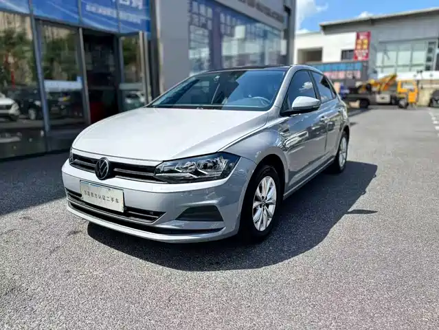 Volkswagen Polo Plus 1.5L, Автомат, Техно