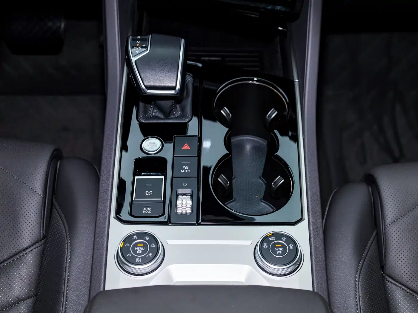 Volkswagen Touareg 2022 3.0TSI Rui Xiang Edition Classic Sport Package фото 11