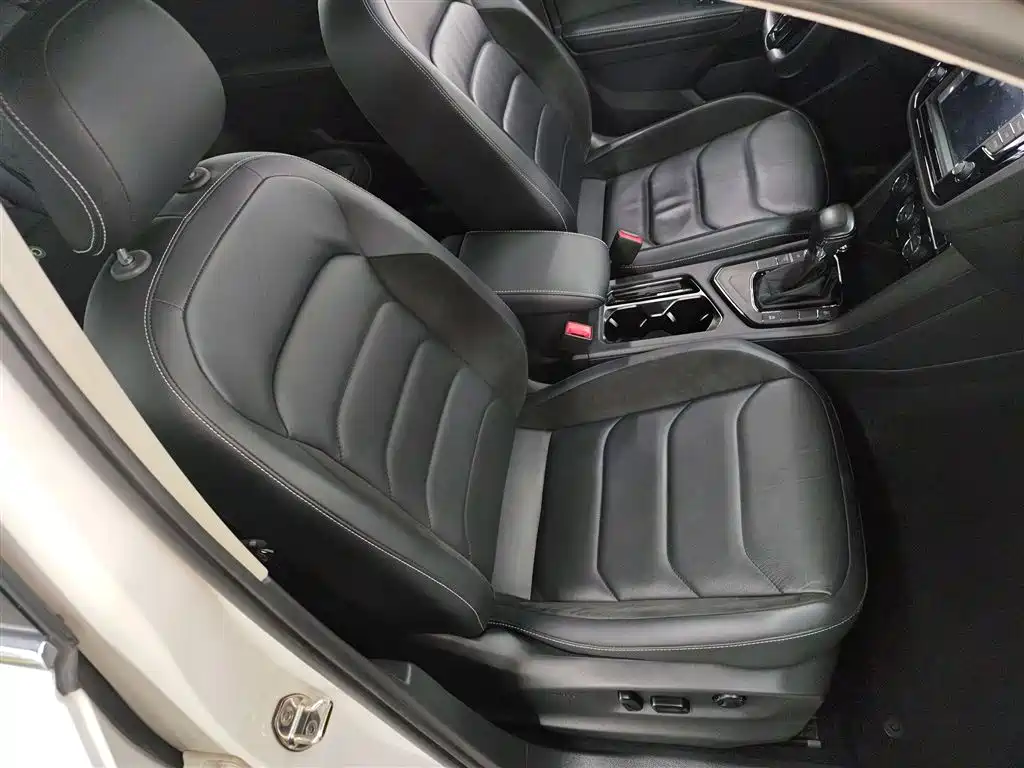 Volkswagen Tiguan L 2017 330TSI Automatic 2WD Comfort Edition фото 25