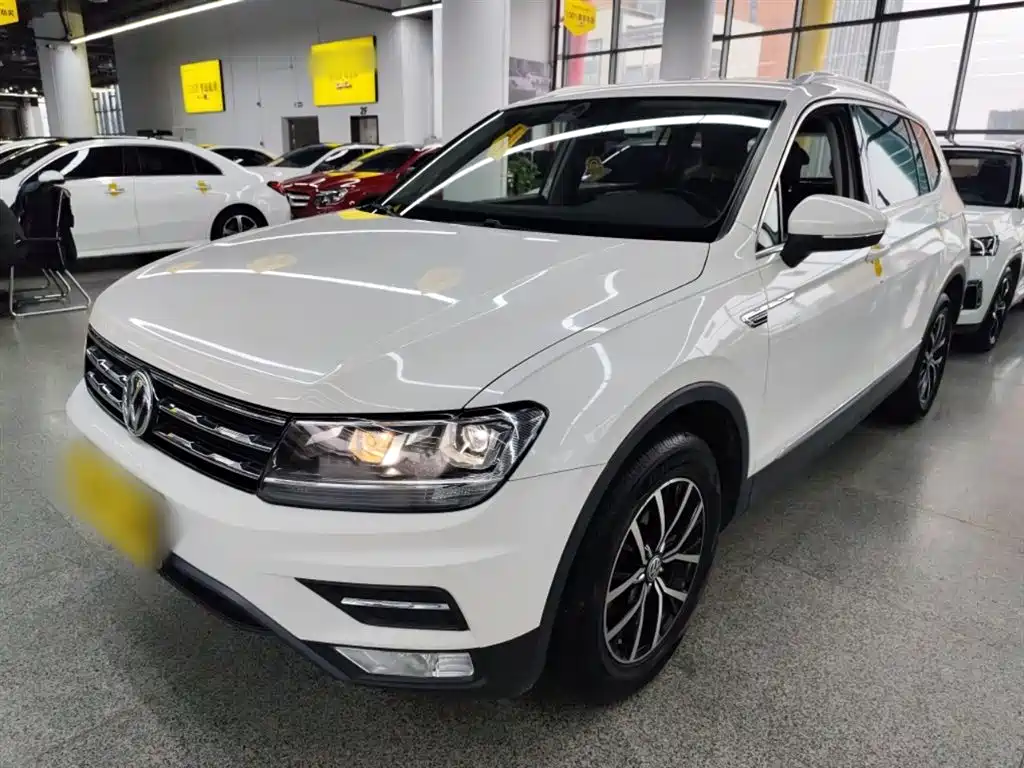 Volkswagen Tiguan L 2017 330TSI Automatic 2WD Comfort Edition фото 2