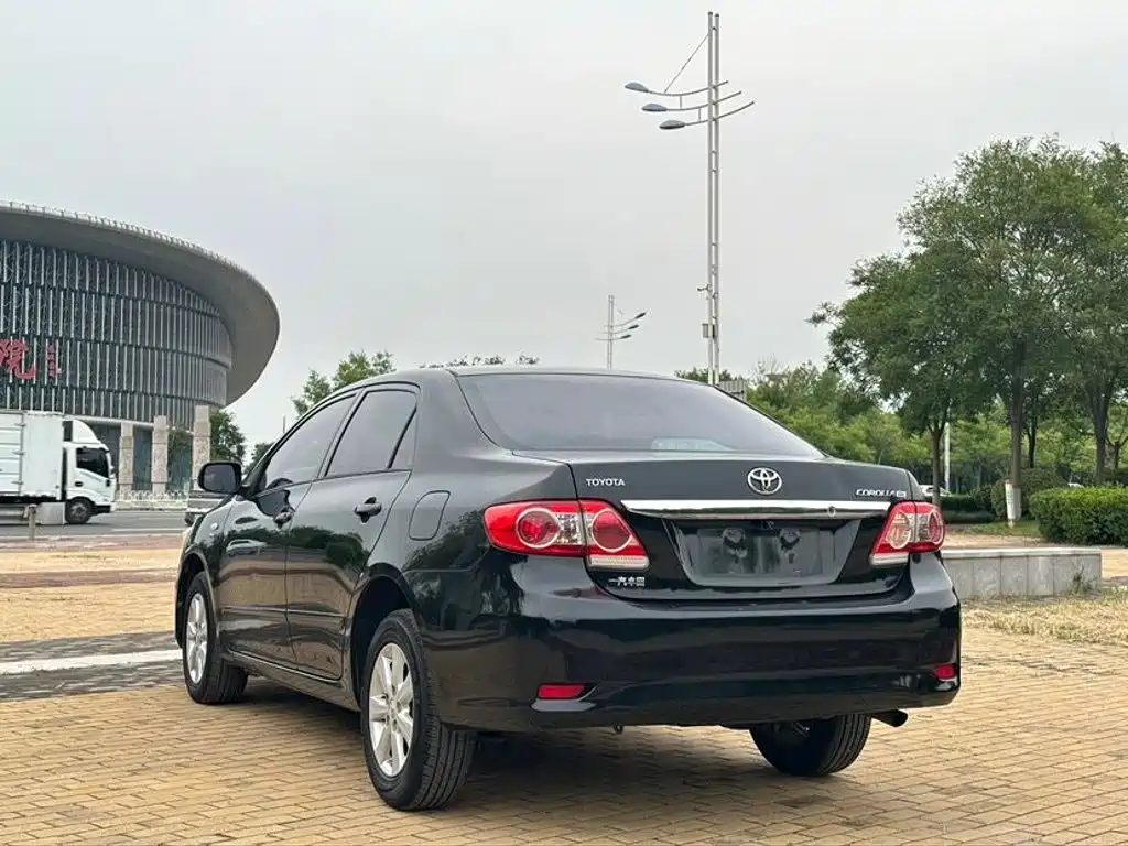 Photo 6 - Toyota Corolla
