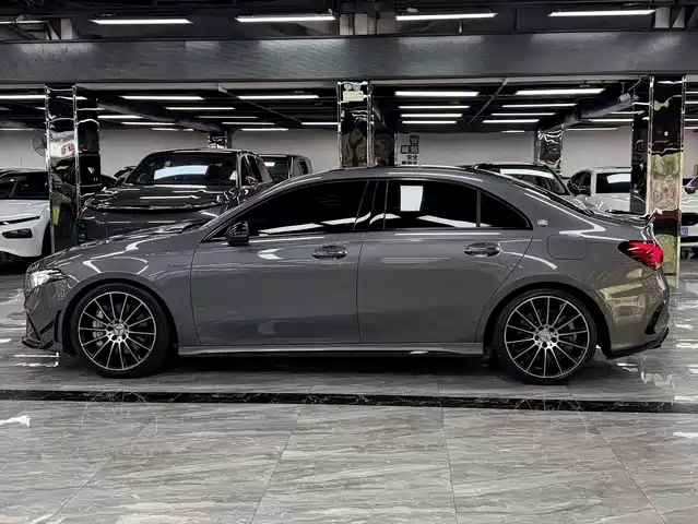 Mercedes-Benz A-Class AMG 2023 Model Year AMG A 35 L 4MATIC — фото 4