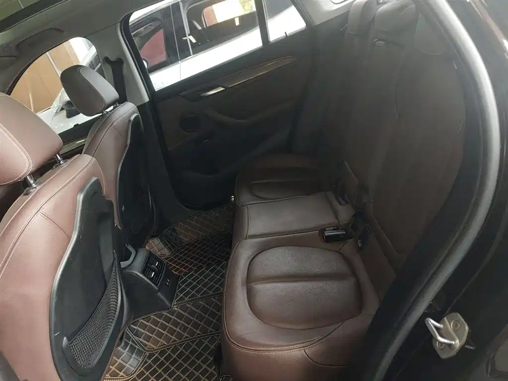 BMW X1 2019 xDrive20Li Premium Model фото 17