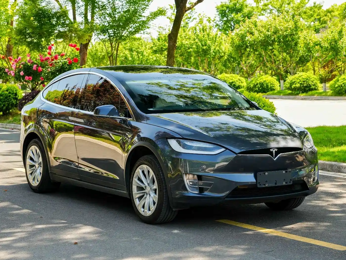 TESLA MODEL X