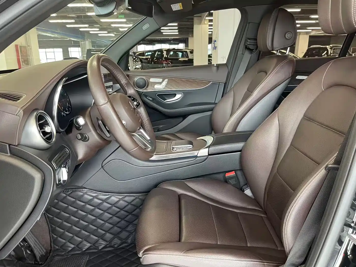 Mercedes-Benz GLC 2022 GLC 300 L 4MATIC Dynamic Collector's Edition фото 4