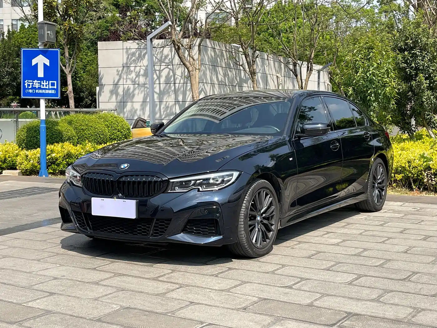 BMW 3 Series 2022 325Li M Sport Shadow Edition