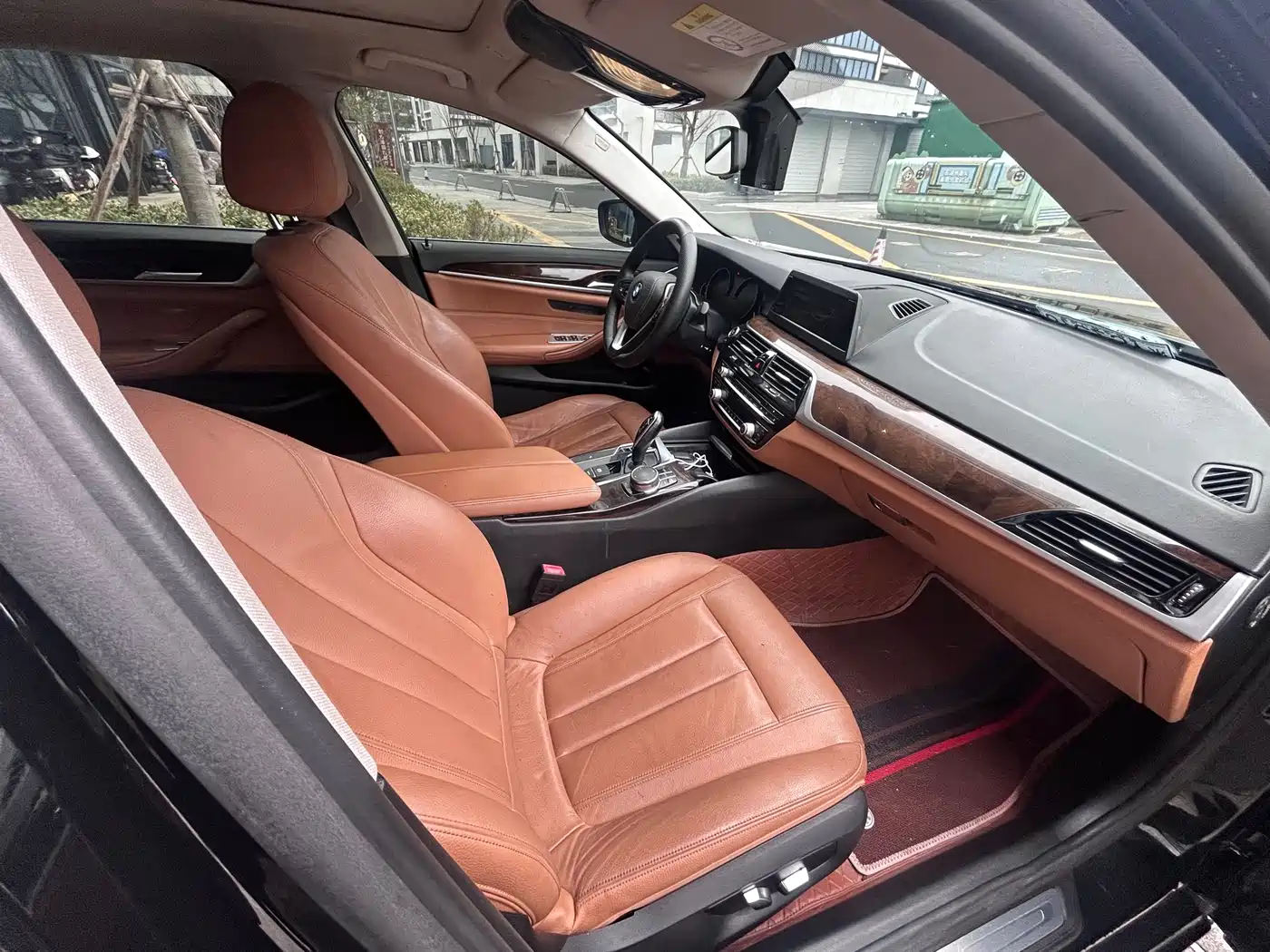 BMW 5 Series 2018 528Li Launch Special Edition фото 16