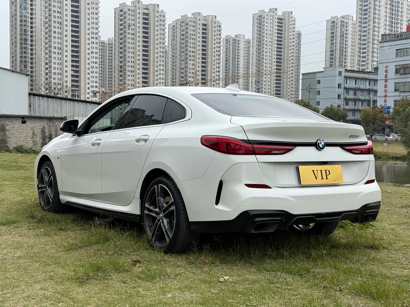 BMW 2 Series (Import) 2023 225i 4-Door Coupe M Sport Shadowline Package фото 6