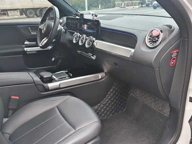 Mercedes-Benz GLB 2024 GLB 220 Dynamic фото 10