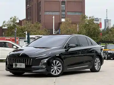Hongqi E-QM5