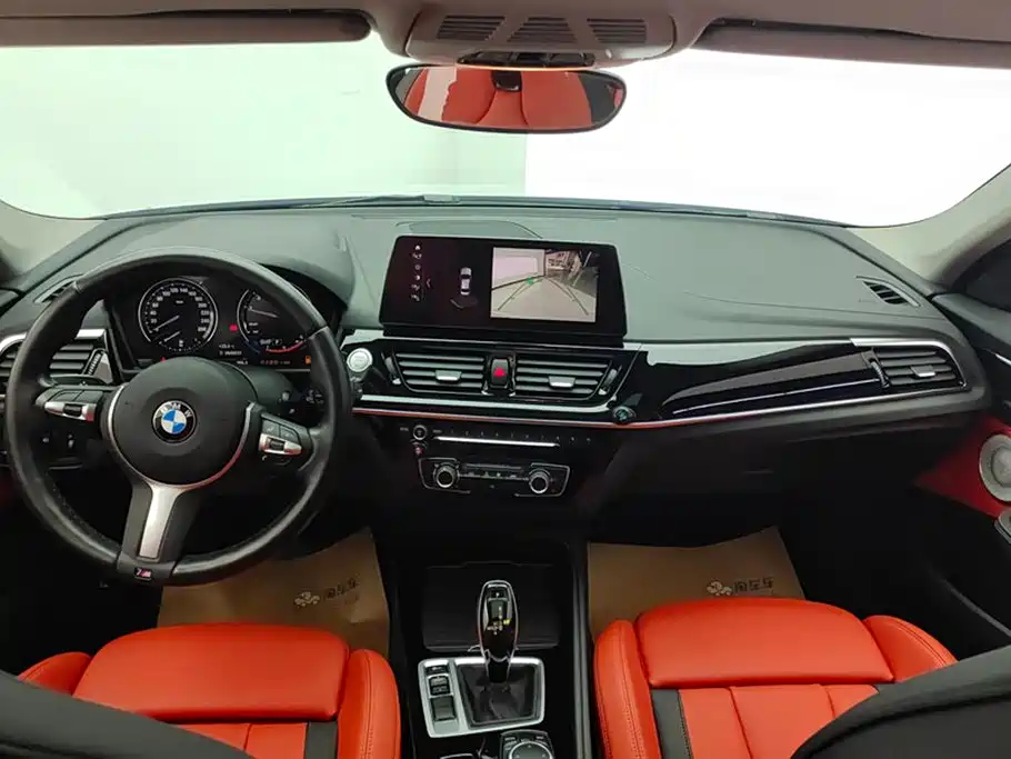 BMW 1 Series 2022 125i M Sport Shadow Edition фото 12