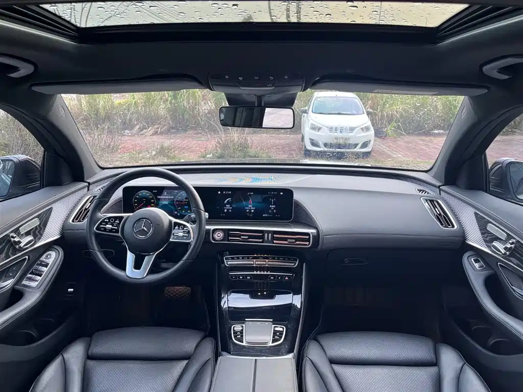 MERCEDES-BENZ EQC