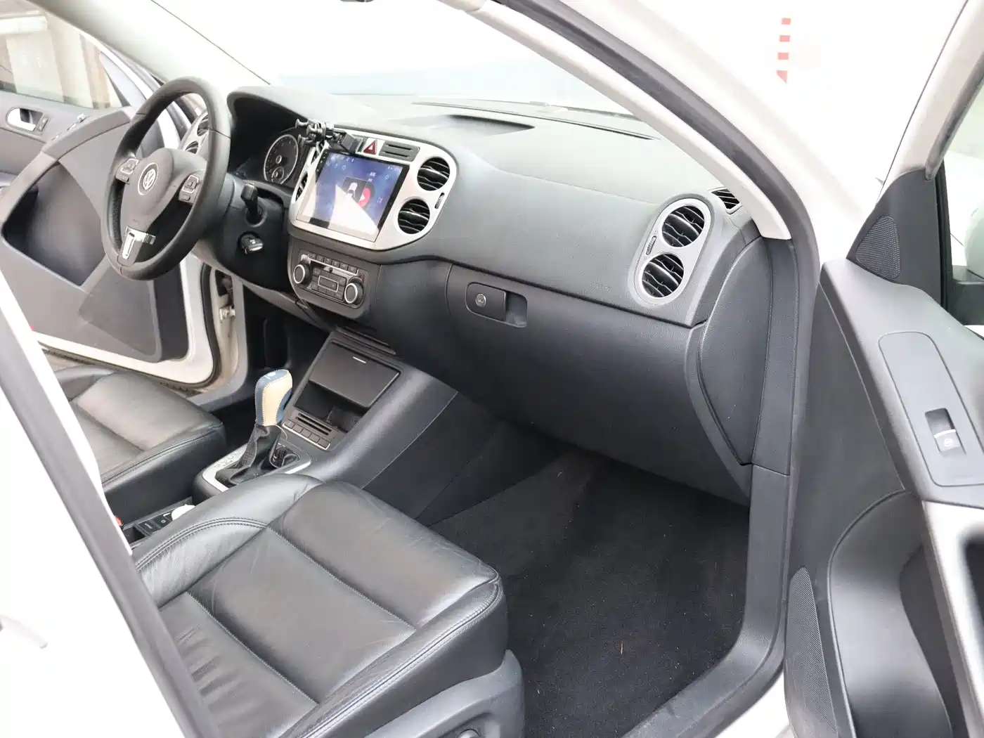 Volkswagen Tiguan 2012 1.8TSI Automatic 2WD Trend Edition фото 11