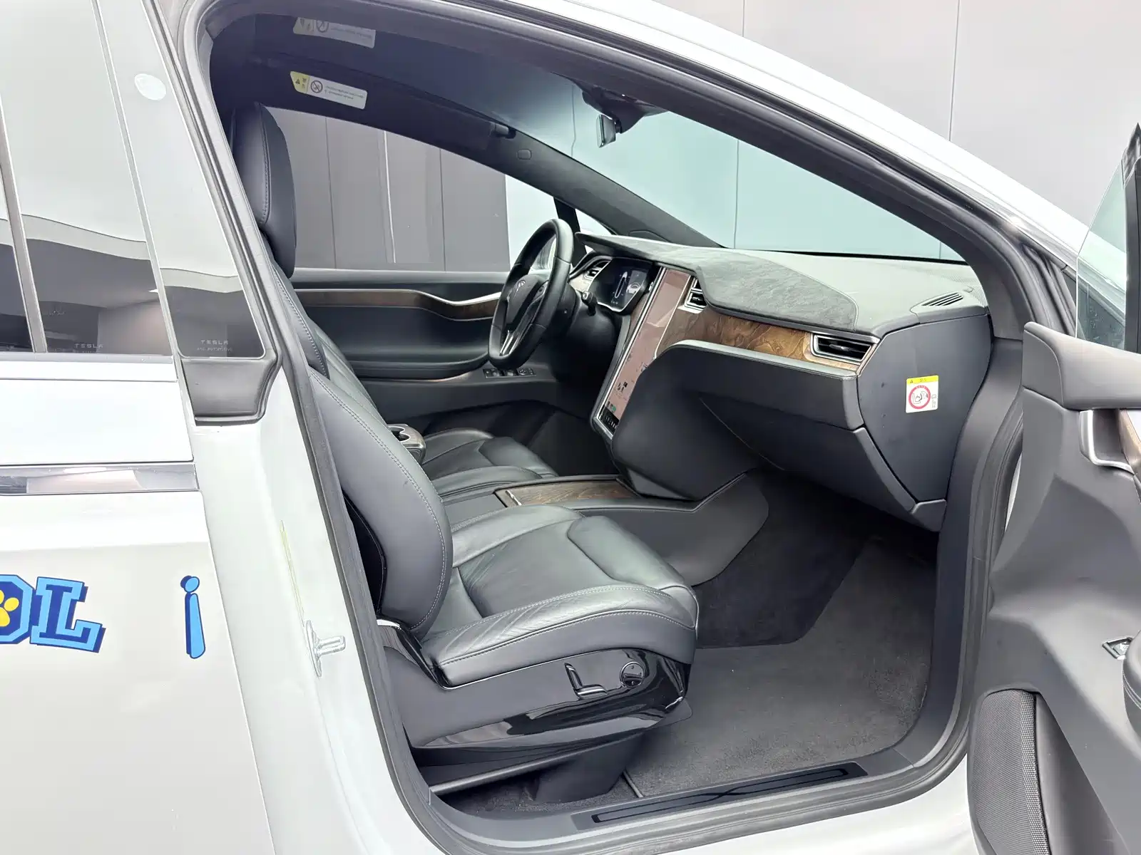 Фото 21 - Tesla Model X