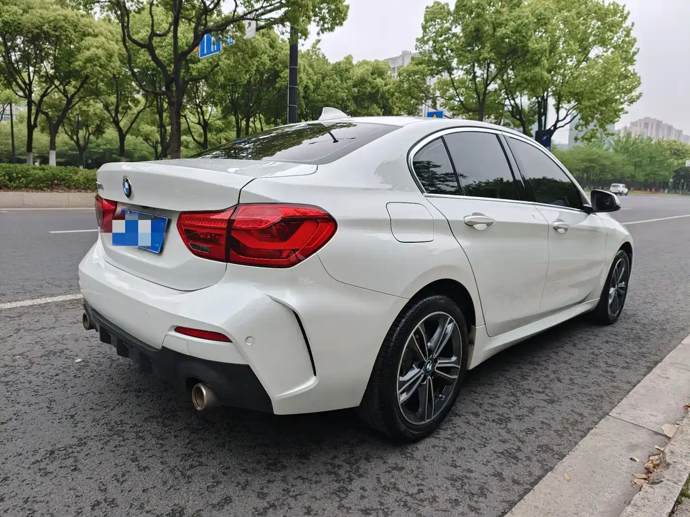BMW 1 Series 2021 120i M Sport фото 5