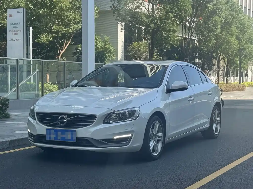 Volvo S60 2016 — пригон из Китая