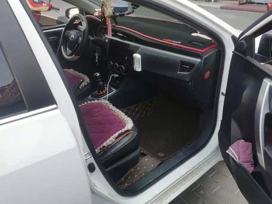 Photo 8 - Toyota Corolla