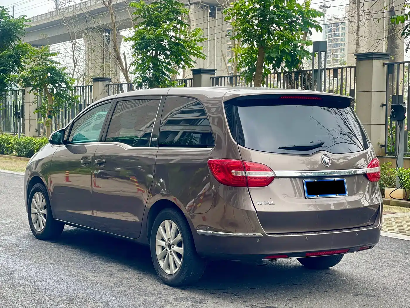 Buick GL8 2014 2.4L CT Luxury Business Comfort фото 7