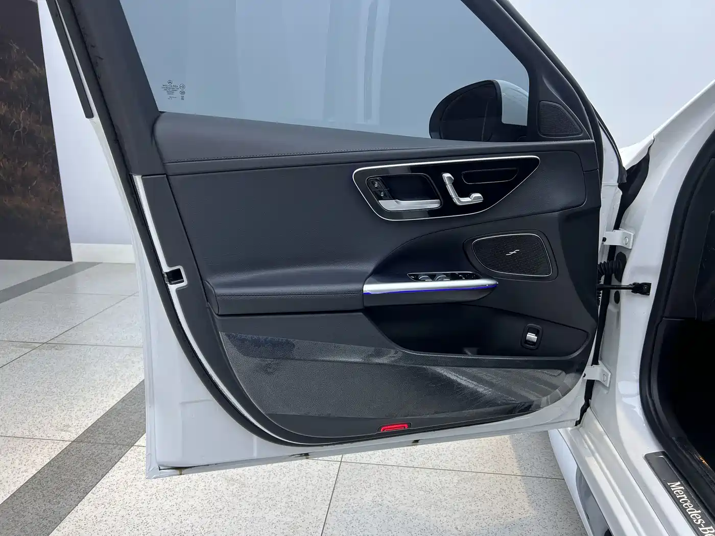 Mercedes-Benz C-Class 2024 Second Facelift C 260 L Sport фото 7