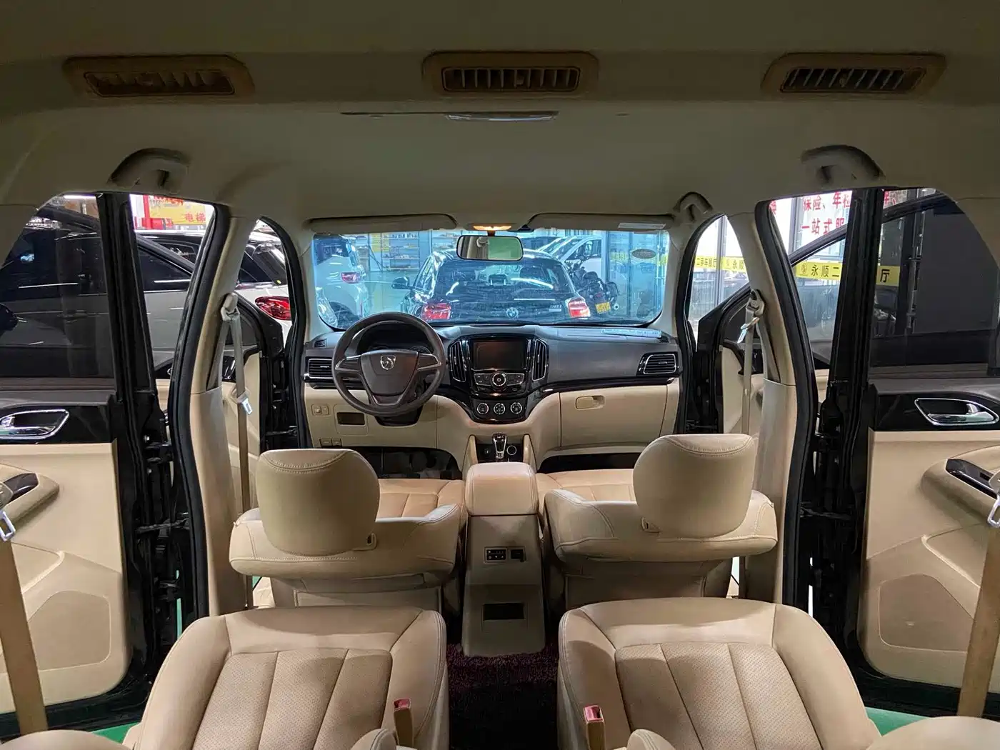 Baojun 730 2014 2014 1.5L Manual Comfort 7-seater