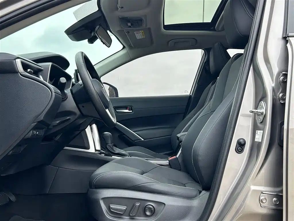 Toyota Frontlander 2023 2.0L CVT Luxury Edition фото 22