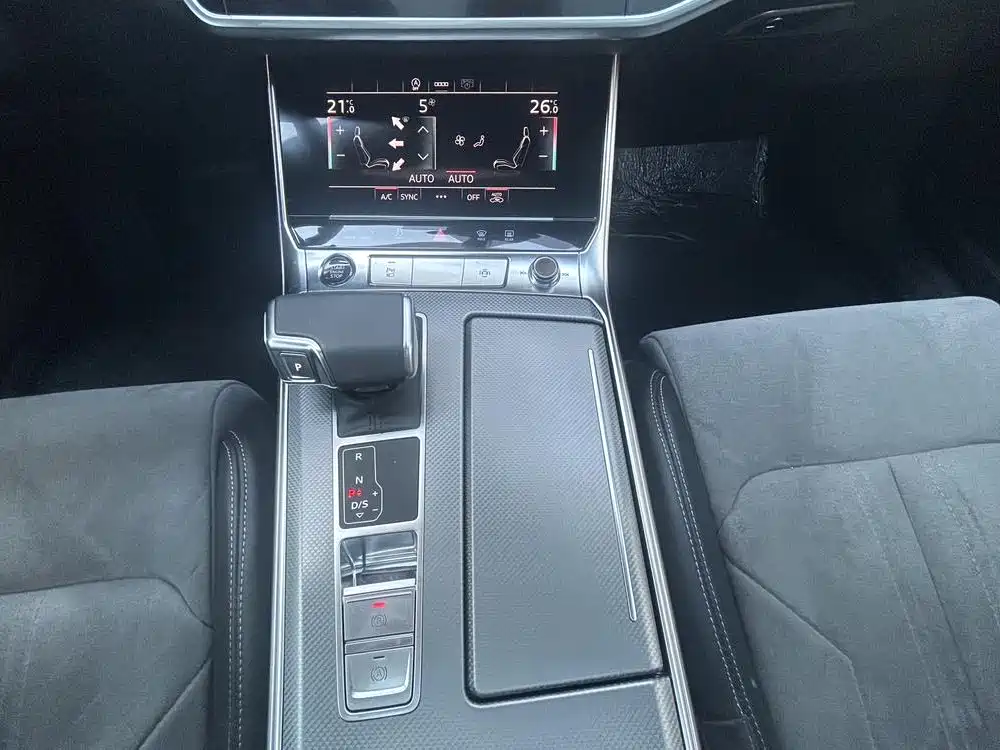 Audi A6L 2023 45 TFSI Premium Selection Dynamic фото 7