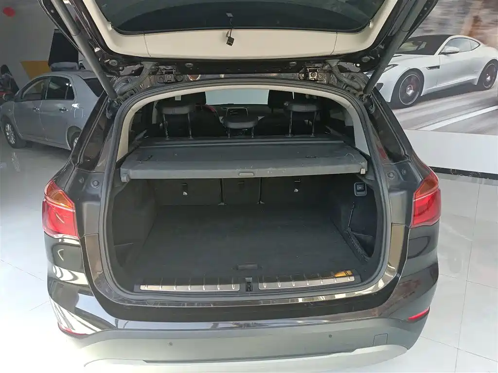 BMW X1 2016 sDrive18Li Premium Model фото 18