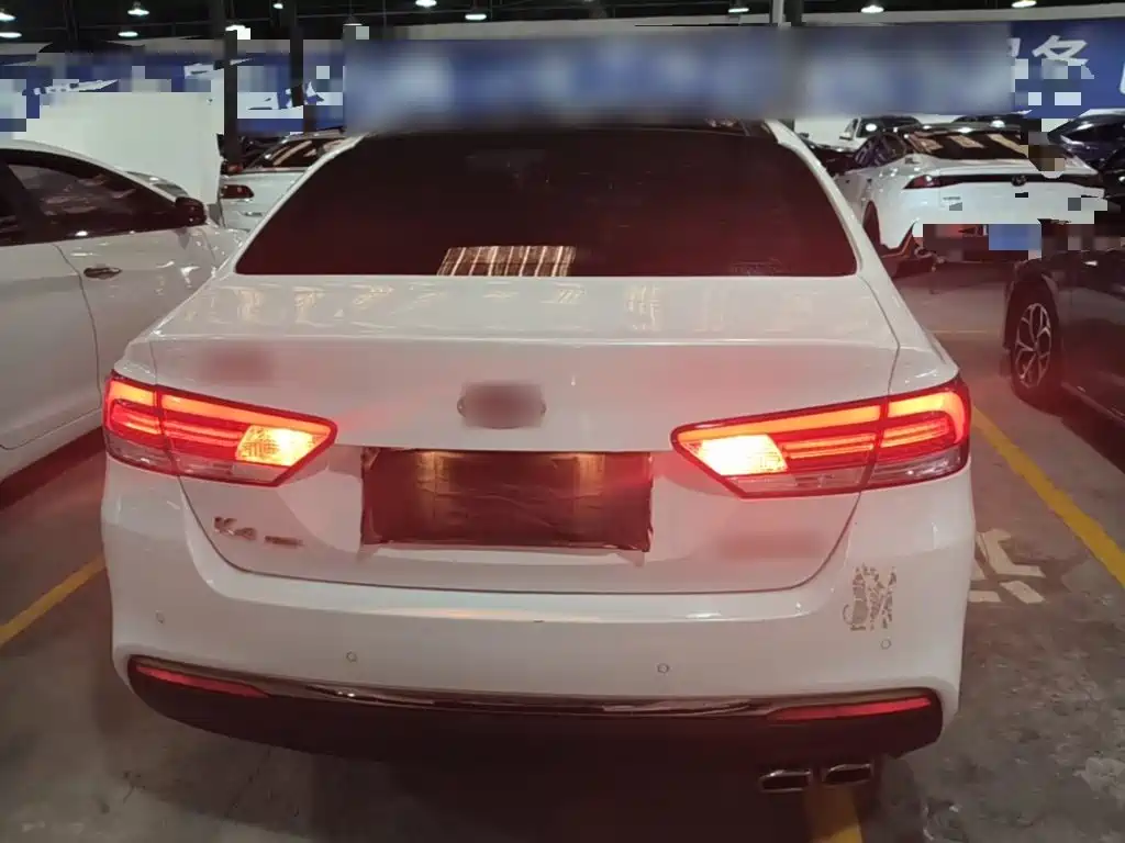 KIA K4